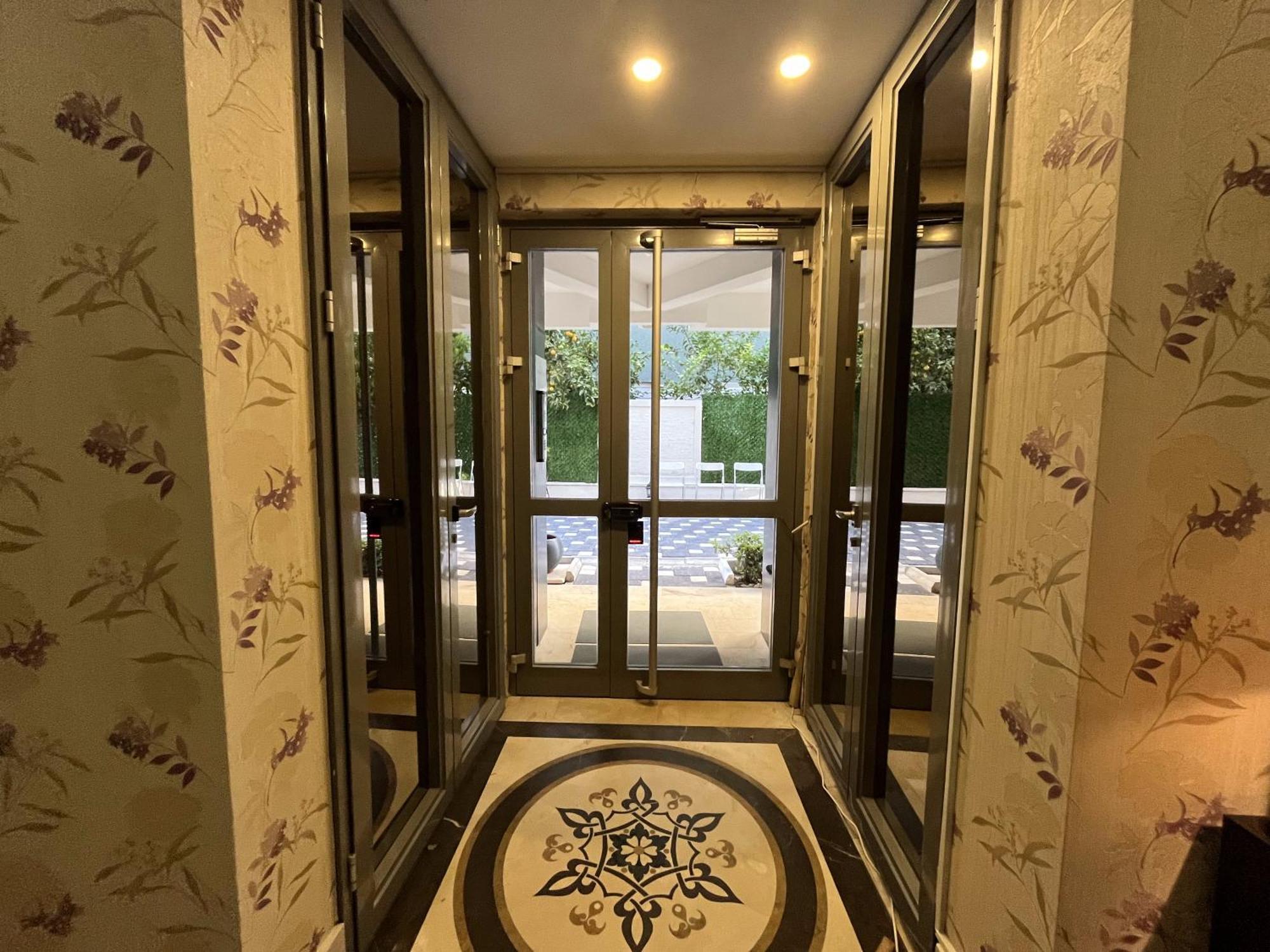 Loi Suite Анталия Екстериор снимка